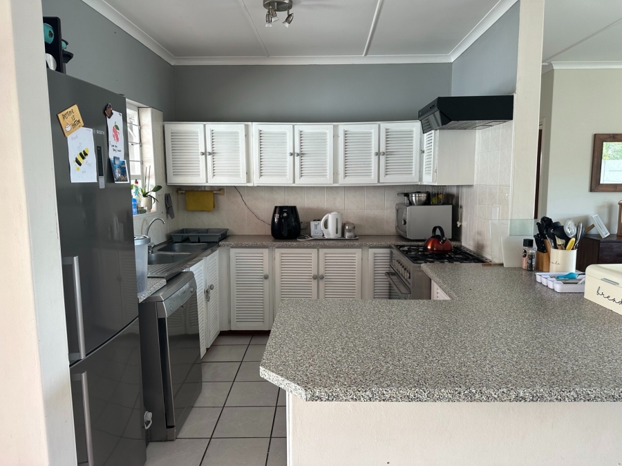 3 Bedroom Property for Sale in Sunrise On Sea Eastern Cape